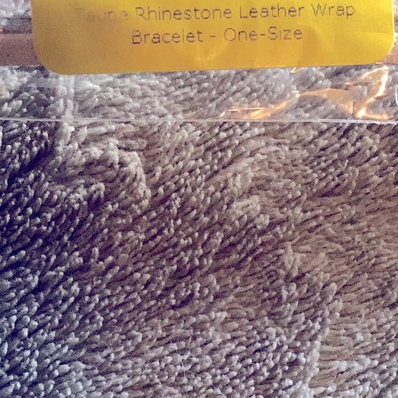 🎉HOST PICK/TAUPE RHINESTONE LEATHER WRAP BRACELET - Picture 11 of 11